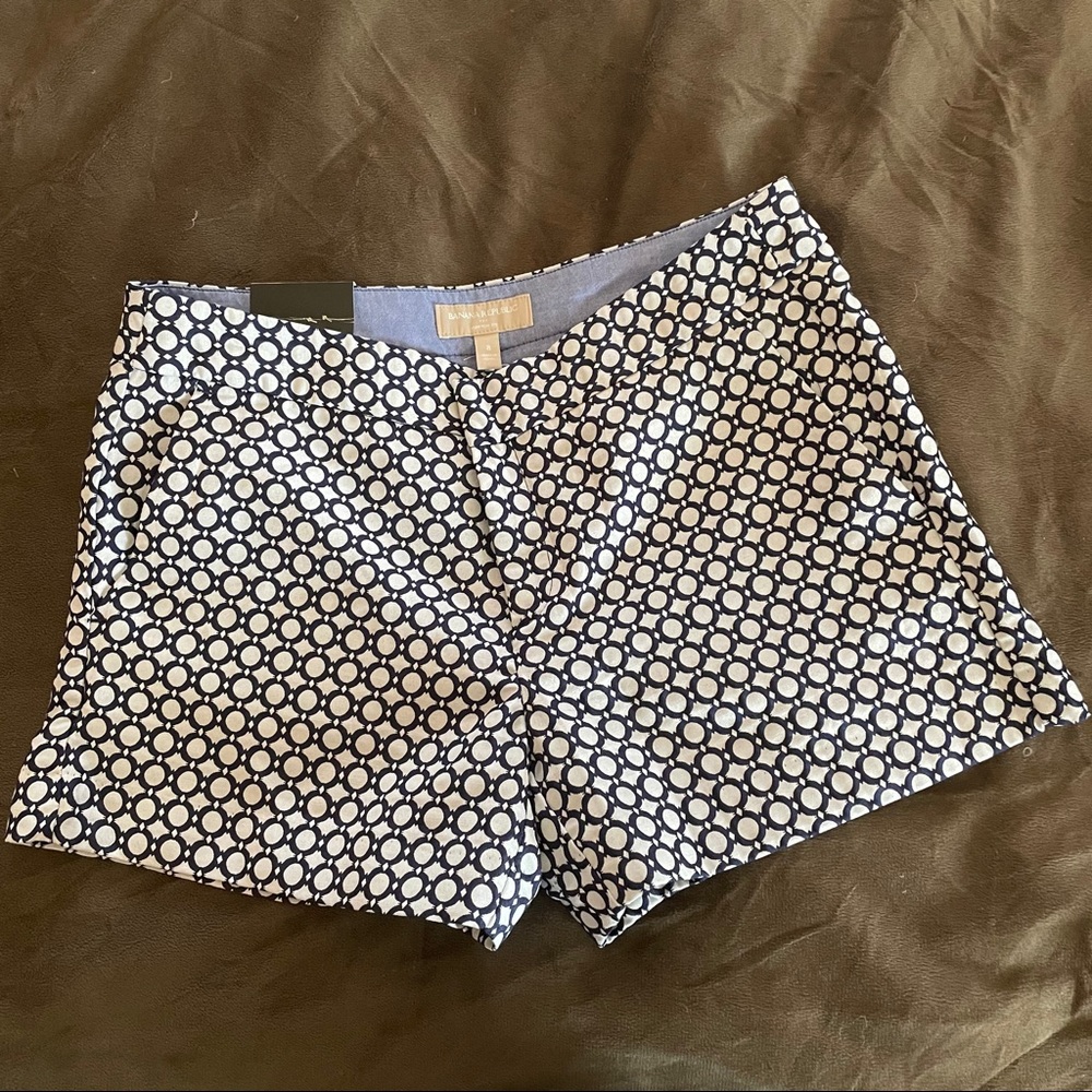 Banana Republic Hampton Fit Shorts - Size 8